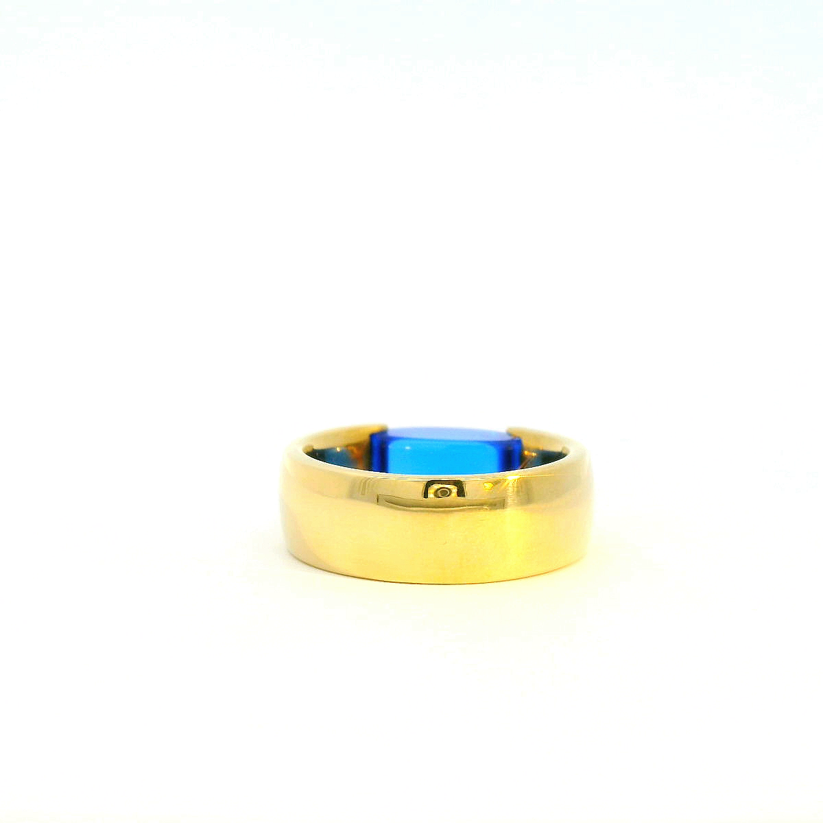 Extravaganter Markenring mit blauem Schmuckstein