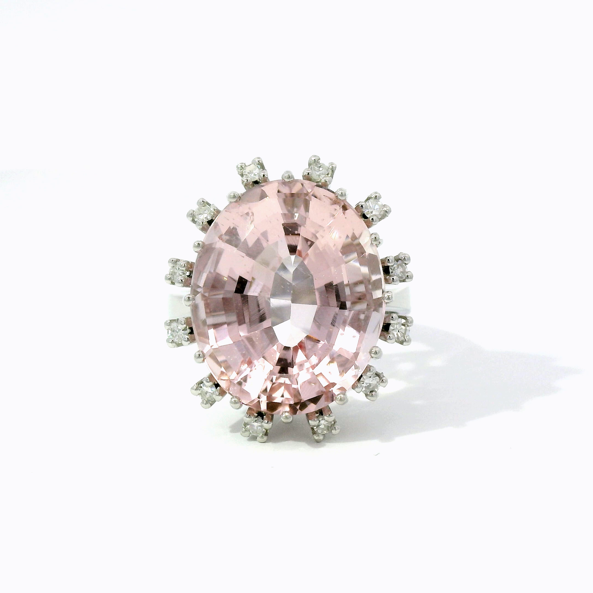14 Karat Weißgoldring mit großem Morganit & Diamanten