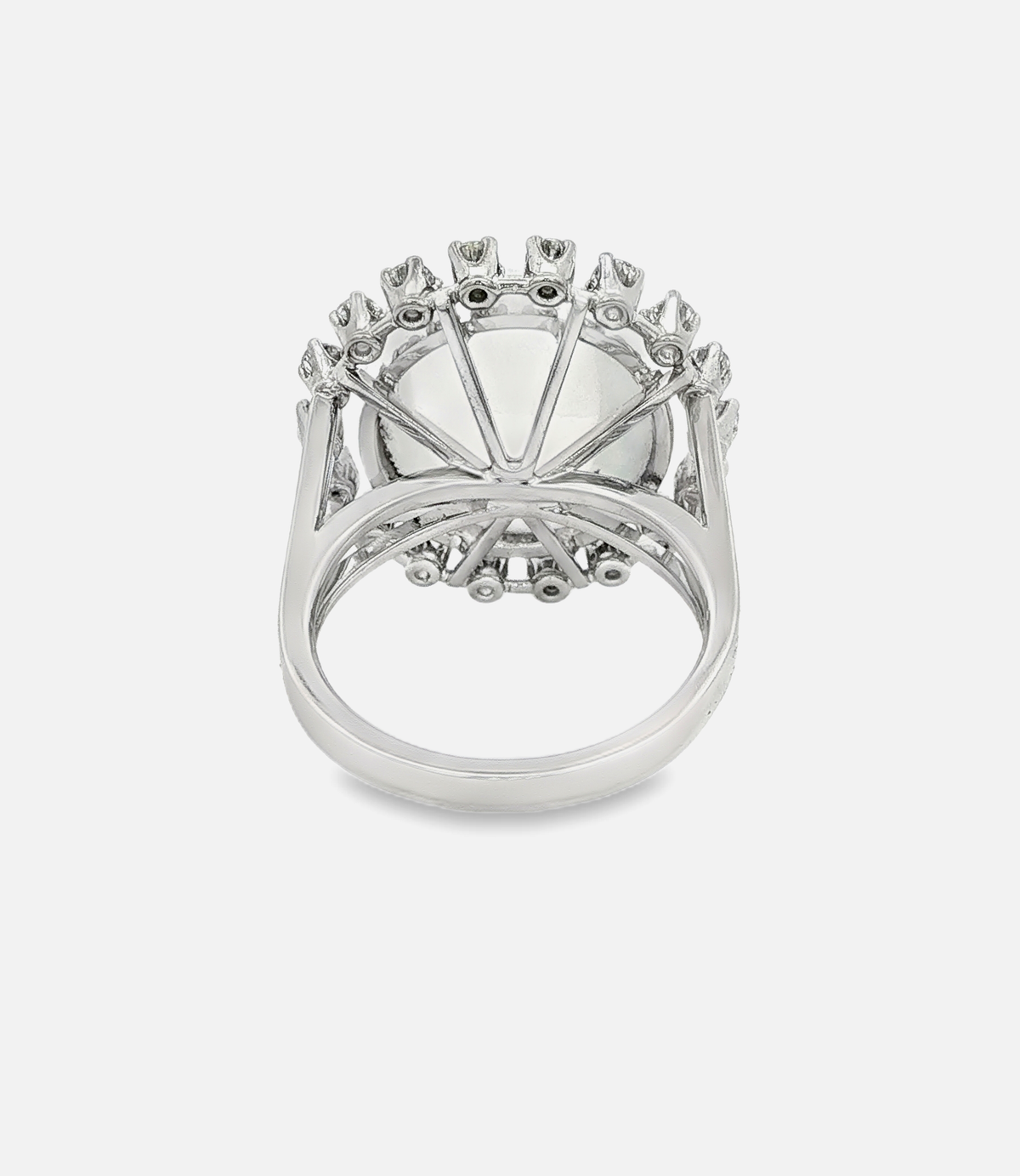 18 Karat Weißgoldring mit Mondstein & Brillanten