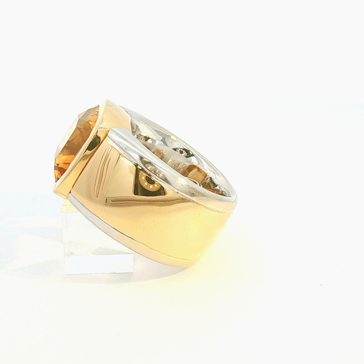 Zweifarbiger Solitärring aus 18K-Gold mit Citrin