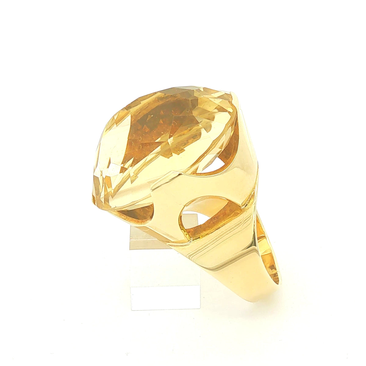 Solitärring aus 14 Karat Gelbgold mit großem Citrin
