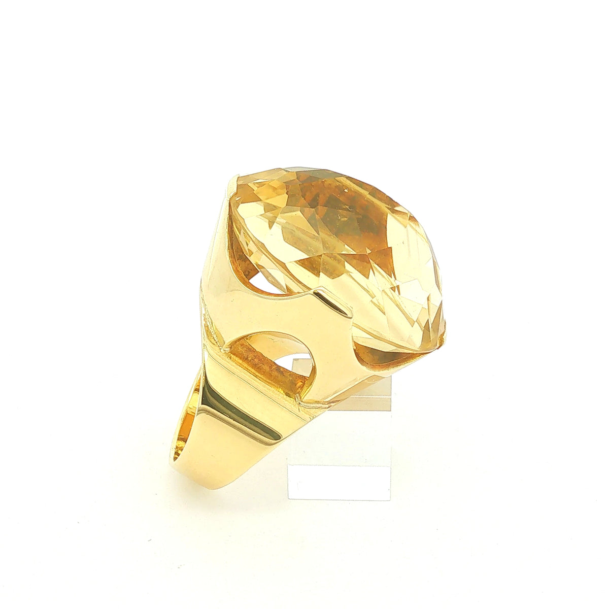 Solitärring aus 14 Karat Gelbgold mit großem Citrin
