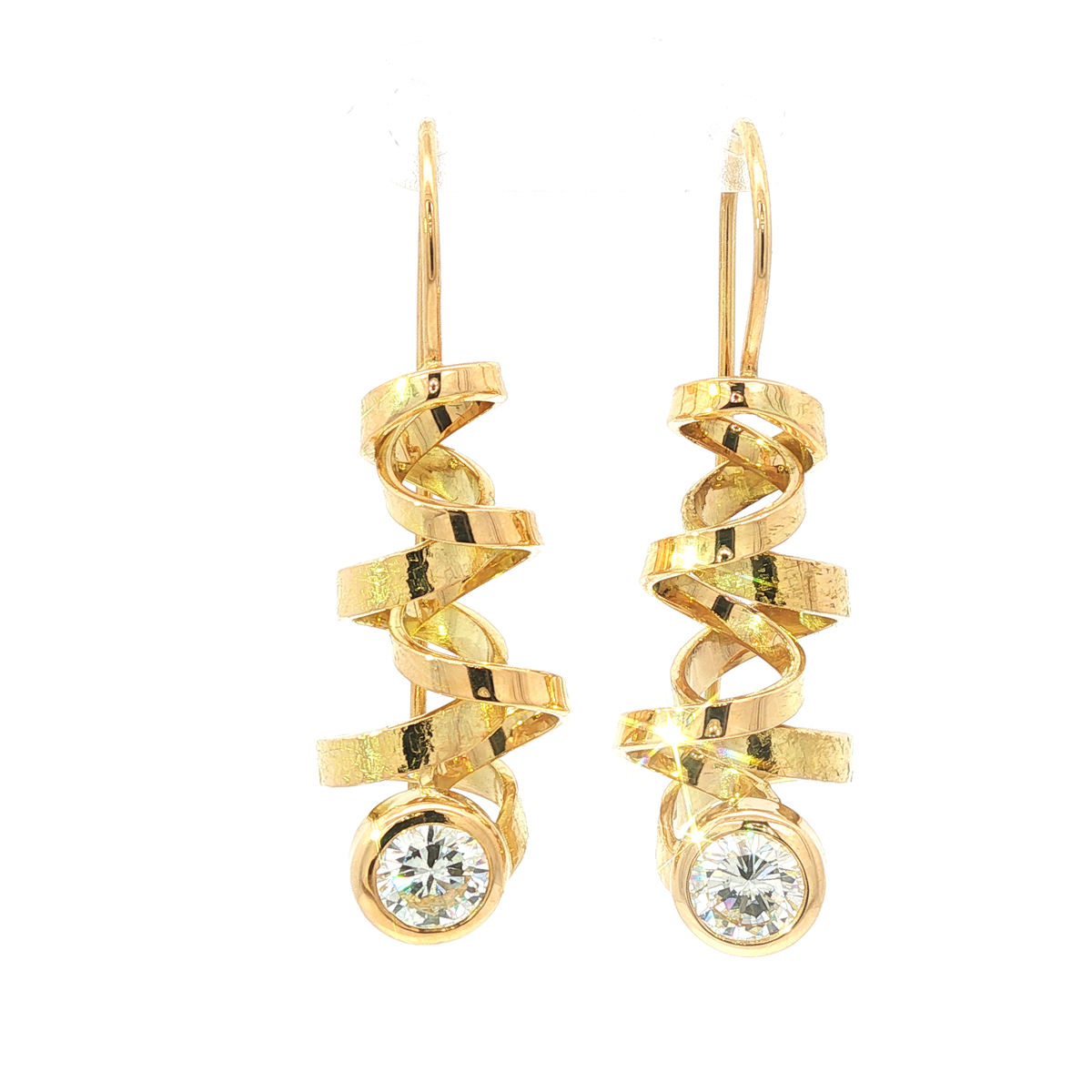 750 Gelbgold Schmuckset mit Diamanten – Ring & Ohrringe