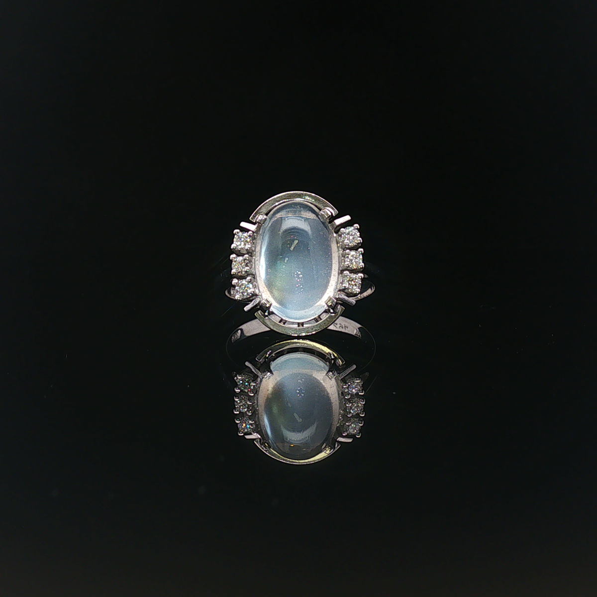 Weißgoldring mit Mondstein & Brillanten