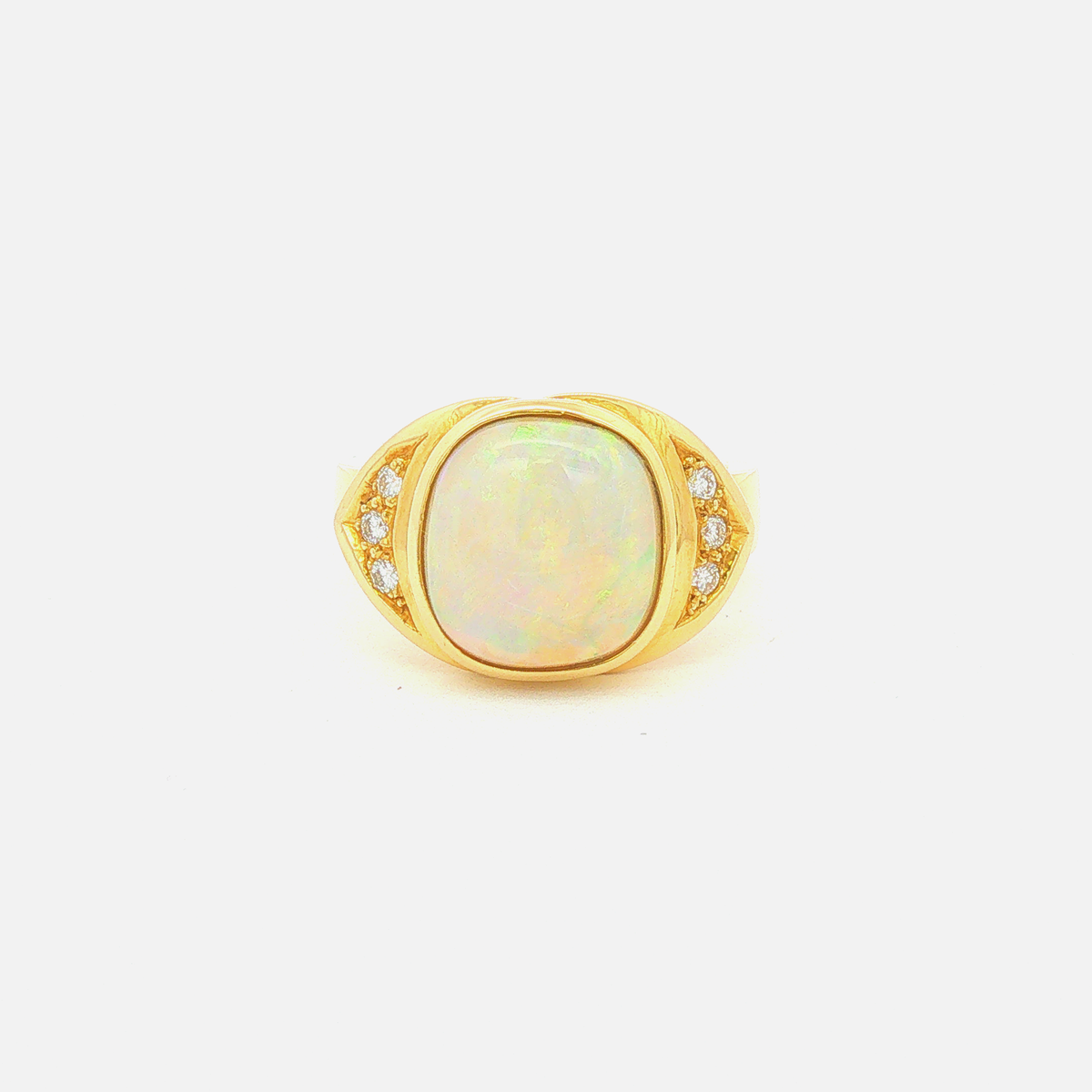 Opalring aus 18 Karat Gelbgold mit Brillanten – Opal-Cabochon