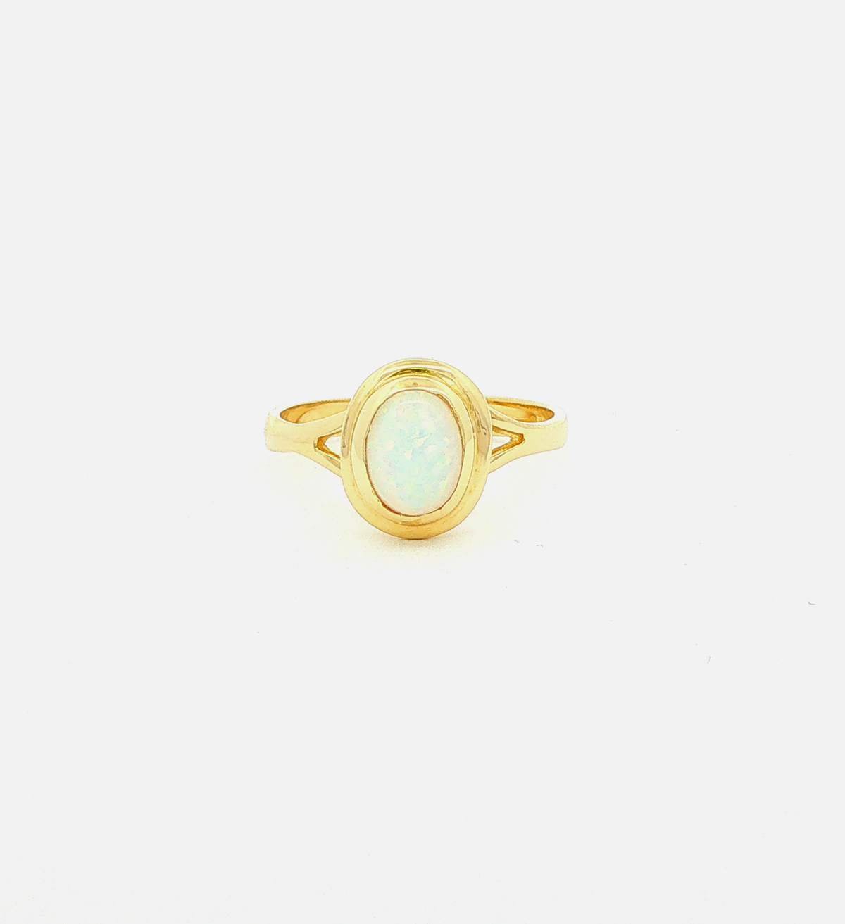 Solitärring mit ovalem Opal in Gelbgold
