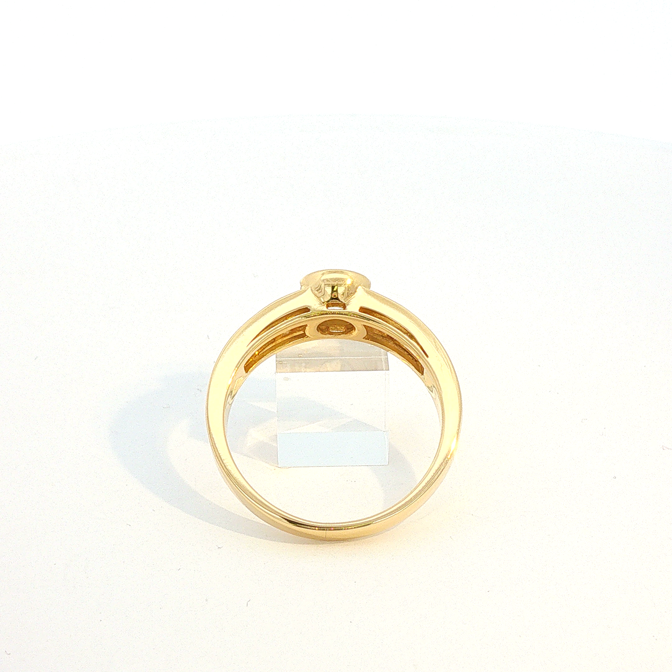 Diamantring mit 0,88 ct Brillant
