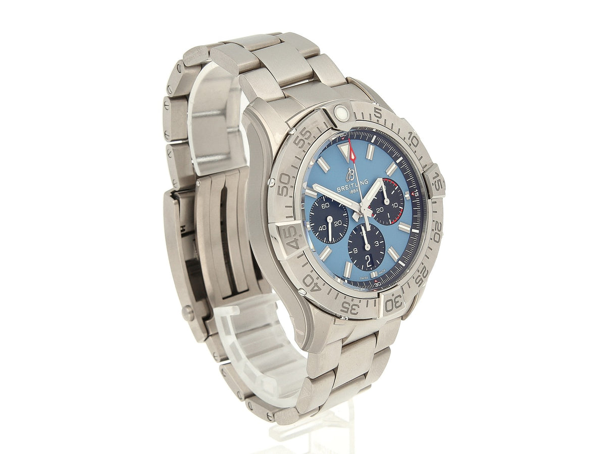 Breitling Super Avenger   Full Set   Garantie bis 2031