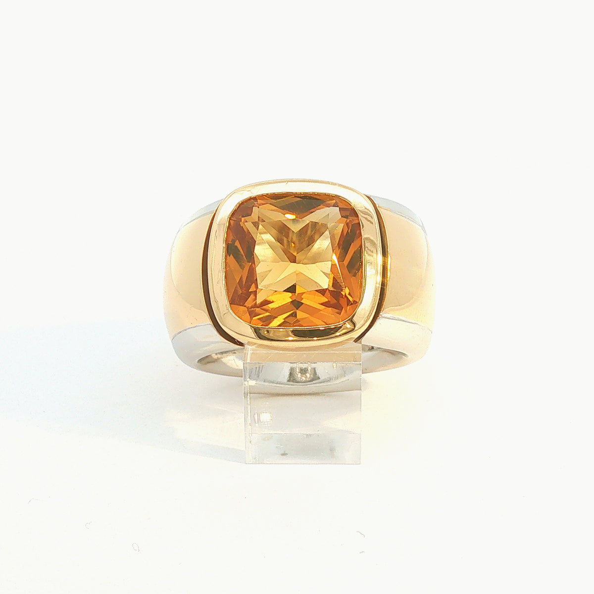 Zweifarbiger Solitärring aus 18K-Gold mit Citrin