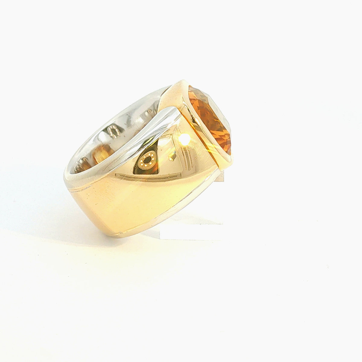 Zweifarbiger Solitärring aus 18K-Gold mit Citrin